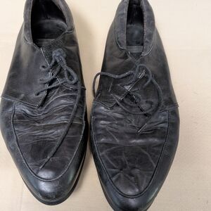 Kenneth Cole Black Leather Oxfords with Pointed Toe